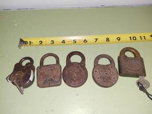 lot 1026 image: Lot of 5 Antique Locks