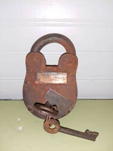 lot 1027 image: Antique Leavenworth Federal Prison Lock
