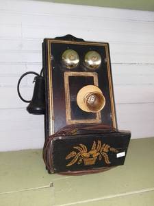 lot 1035 image: Antique Wall Telephone Replica - Infact it is a Radio