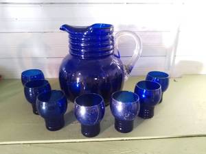 lot 1051 image: Cobalt Blue Pitcher and 7 Glasses