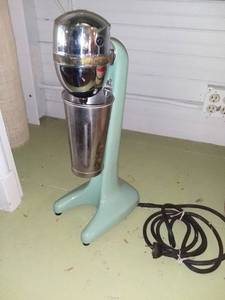 lot 1057 image: Vintage Hamilton Beach Milk Shake Maker