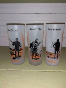 lot 1061 image: 3 Frosted Kansas Tom Collins Glasses