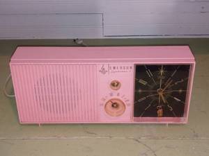 lot 33789 image: Cute Little Pink Emerson Clock Radio