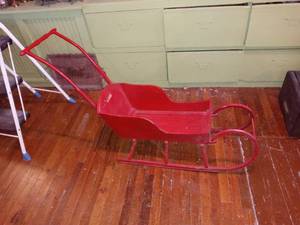 lot 33812 image: Vintage Wooden Push Sleigh With Throw Pillows