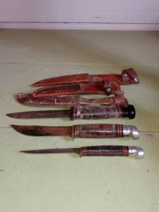 lot 511 image: Lot Of 3 Vintage Blades All With Sheaths In