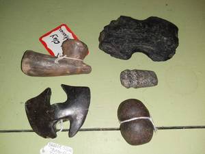 lot 1075 image: Antique Native American Stone Tools