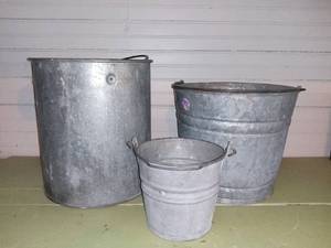 lot 1080 image: 3 Galvanized Pails