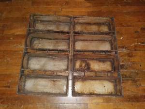 lot 1091 image: 2 Antique Bread Loaf Pans
