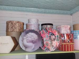 lot 1103 image: Lot of Hat Boxes