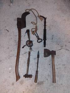 lot 1111 image: Lot of Antique Tools