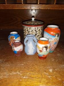 lot 1116 image: Occupied Japan Mini Vase Lot