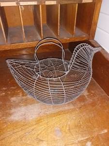 lot 1119 image: Wire Chicken Egg Basket