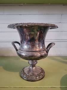 lot 1317 image: Silverplated Spitoon
