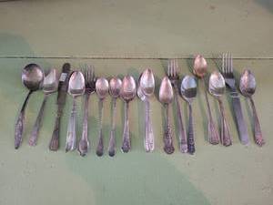 lot 1319 image: Mixed Lot of Stainless Steel and Silverplated Silverware