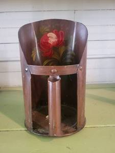 lot 1325 image: Hand Painted Metal Coal Shute Scoop