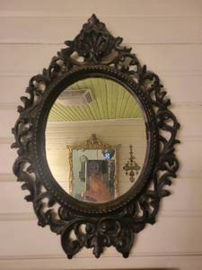 lot 1350 image: Oval Detailed Iron Frame Mirror