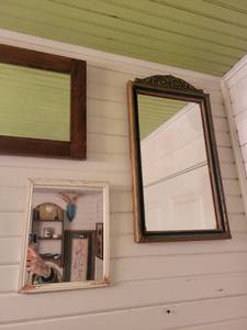 lot 1371 image: Lot of 2 Small Vanity Mirrors