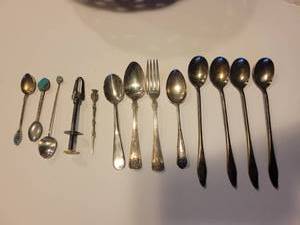 lot 1386 image: Lot of Sterling Silver and Stainless Steel Mixed Lot of Silverware