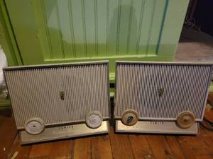lot 1394 image: Pair of Zenith F615 Radios - Untested