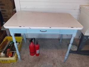 lot 20627 image: Vintage Enamel Top Table