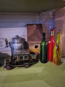lot 20664 image: Lot of Collectibles
