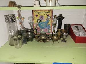 lot 20673 image: Large Lot of Antique Brass and Collectible Glass