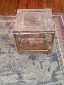 lot 33816 image: Antique Fireless Cook Stove
