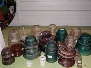 lot 33820 image: Lot Of Vintage Glass And Small Ceramic Electrical Insulators