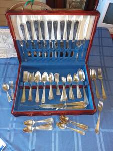 lot 200 image: 118 Piece Set of Gorham Etruscan Sterling Flatware