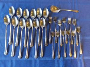 lot 205 image: 25 Piece Set Of Alvin Sterling Flatware - Monigram