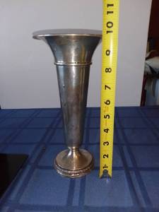 lot 212 image: Prelude International Sterling Weighted Vase