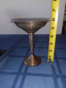 lot 213 image: Crown Weighted Sterling Candy Dish
