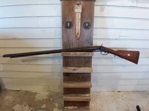 lot 452 image: WM Moore and Co 12 Gauge Shotgun - Collectors Item Only