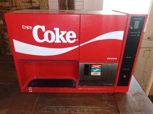 lot 20599 image: Vintage Coca-Cola BA 320 Beverage Dispenser - Untested
