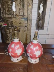 lot 20605 image: Pair of Aladdin Alacite Lamps