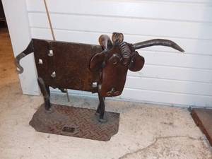 lot 20611 image: Iron Art Bull Doorstop