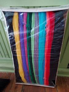 lot 67001 image: Weaving Kit - Colorful Yarn