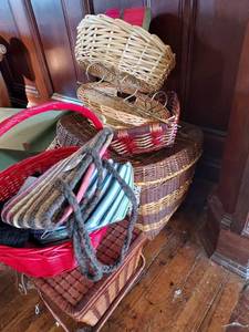 lot 67002 image: Mega Lot of Decorative Baskets