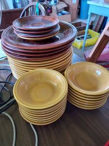 lot 67011 image: Lot of Amberstone Dishes