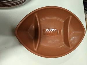 lot 8250 image: 4pk Football Party Platers