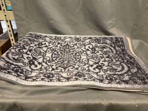 lot 31015 image: 2x6 Runner Rug