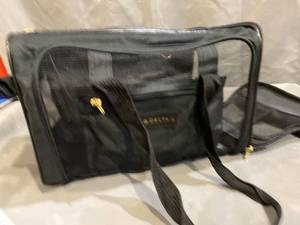lot 31036 image: Delta Dog Carrier