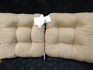 lot 31205 image: Lot Of Two Therapedic Memory Foam Chair Pad In Bamboo