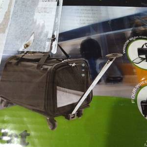 lot 31236 image: Kundu Pet Carrier With Detachable Wheels For Small & Medium Dogs & Cats - Black