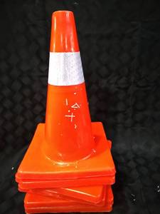 lot 31281 image: 6 Pack 18 Traffic Cones