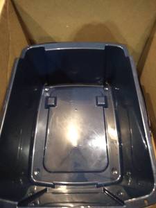 lot 31349 image: Litter Box With Lid And Scooper