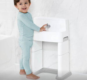 lot 31130 image: DELTA CHILDREN PERFECT SIZE SINK AND STEP STOOL