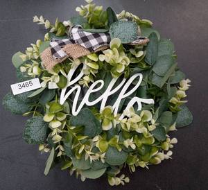 lot 3465 image: Small Wreath
