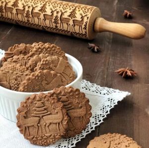 lot 3454 image: Holiday Imprint Rolling Pin