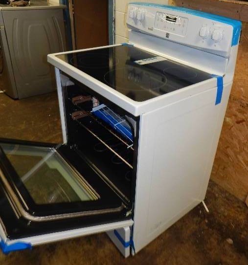 lot 8067 image: Kenmore 94172 5.3 cu. ft. Self-Cleaning Electric Range - White Item 94172  Model 94172   (85)